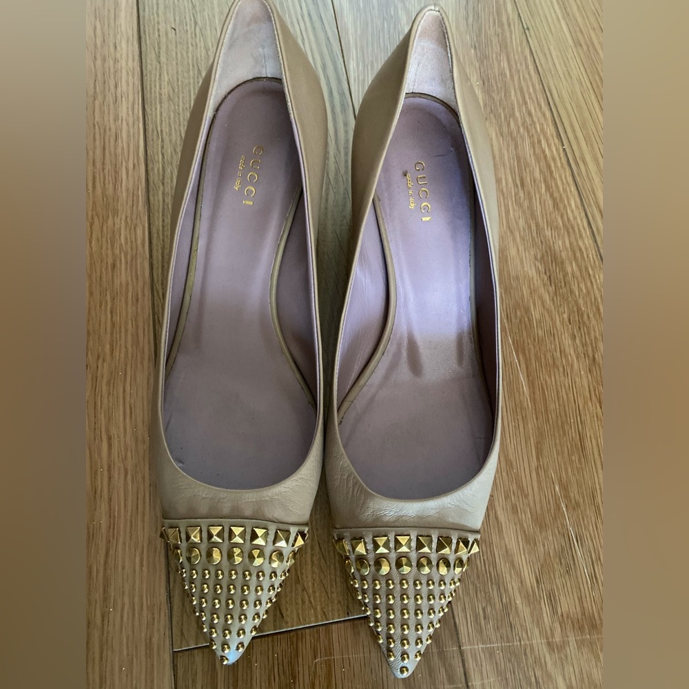 Gucci Stud pumps Sz 39